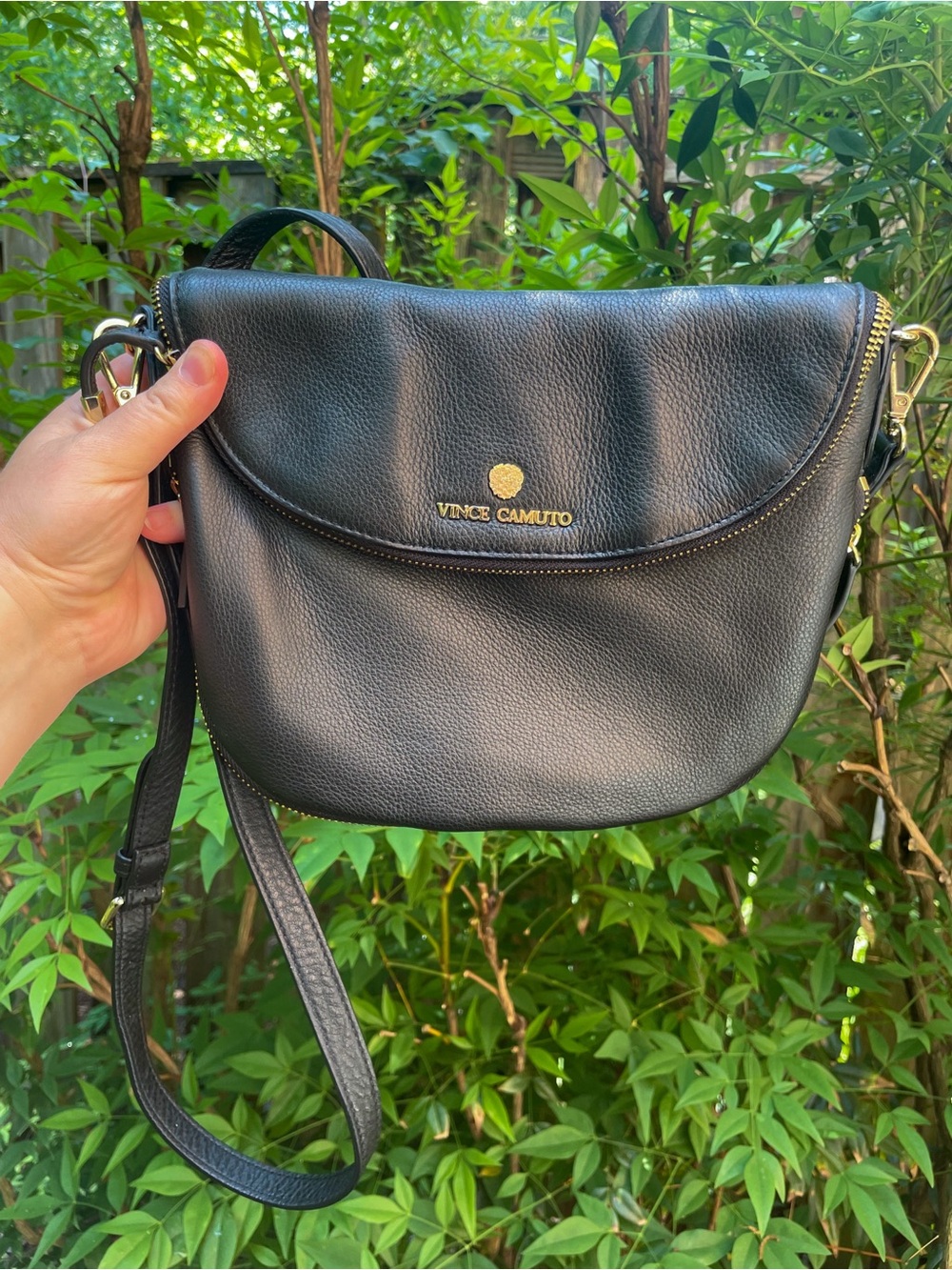 Vince Camuto Black Leather Crossbody Bag with Gold Tone Logo - Vintage - EUC